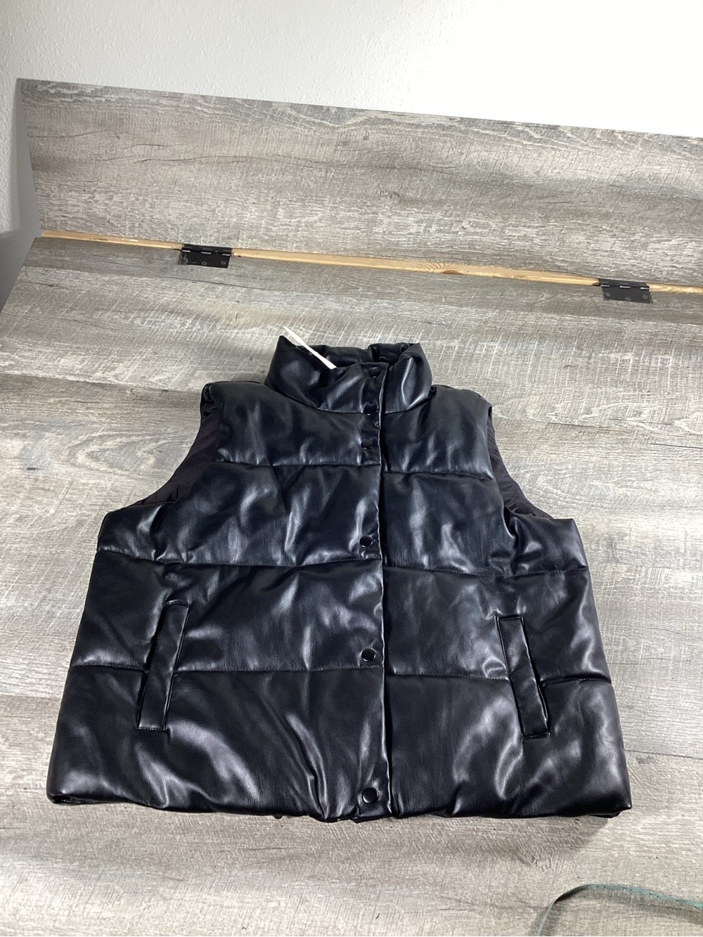 Evereve Rowan Faux Leather Puffer Vest Black XL NWT